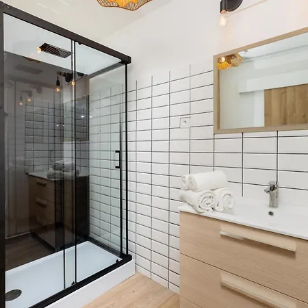 Beautiful Renovated Modern 公寓