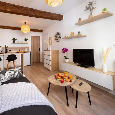 Beautiful Renovated Modern 公寓